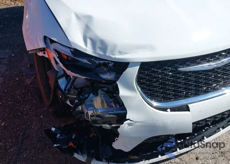 2024 Chrysler Pacifica Hybrid Select z USA, uszkodzony, nr VIN 2C4RC1S72RR164299